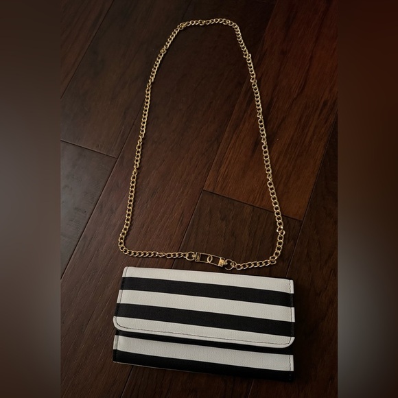 KUT from the Kloth Black&White Trifold Vegan Envelop Striped Wallet Bonus Chain - Picture 7 of 9